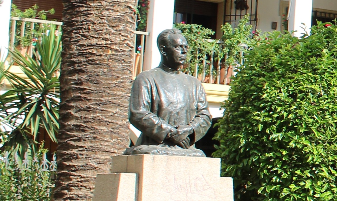 Monument to Doctor Emilio Luque (Cordoba - Spain)